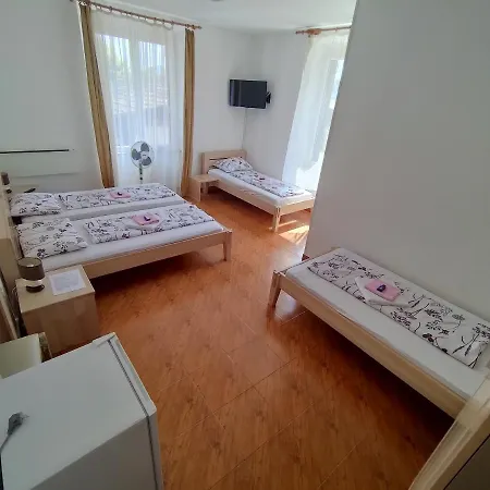 Emi * Bašanija